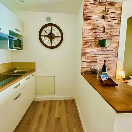 Apartment L'escapade Forestiere - Coeur De Avec Terrasse Nîmes