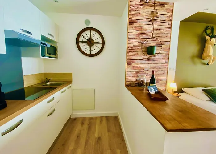 Apartment L'escapade Forestiere - Coeur De Avec Terrasse Nîmes