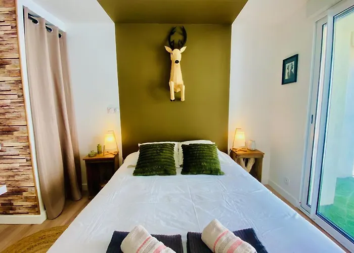 Apartment L'escapade Forestiere - Coeur De Avec Terrasse Nîmes